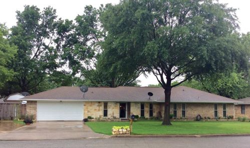 503 Mockingbird St, Bonham, TX 75418-2214