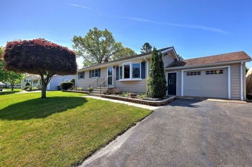 51 Westwood Rd, Milford, CT 06461-2752