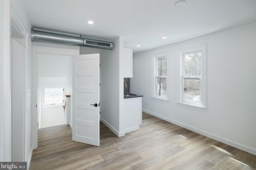 615 White Horse Pike, Haddon Heights NJ  08035-1710 exterior