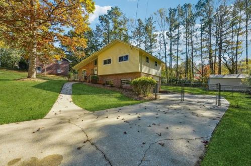 2435 Park Ave, Lithia Springs, GA 30122-3034