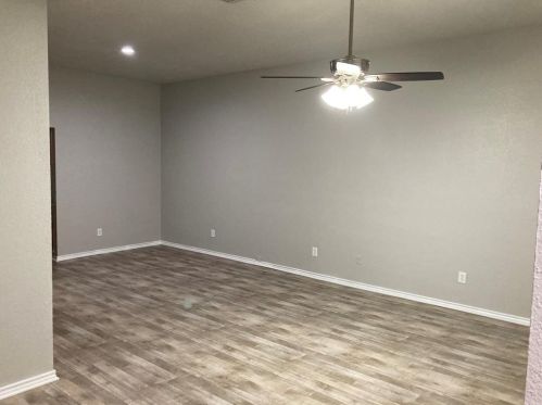 10520 Flamewood Dr, Fort Worth TX  76140-5442 exterior