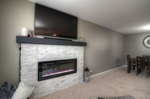 1125 Alta Vista Dr, Pingree Grove IL  60140-2058 exterior