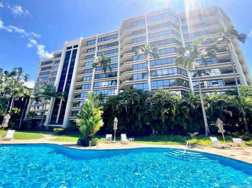 1525 Wilder Ave, Honolulu HI  96822-4683 exterior
