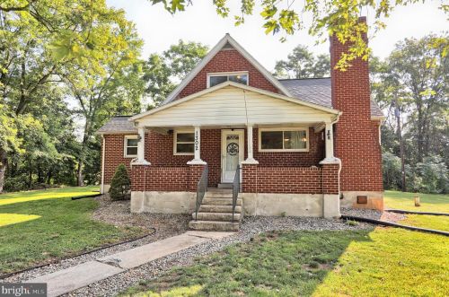 1302 Paxton Church Rd, Harrisburg, PA 17110-9558