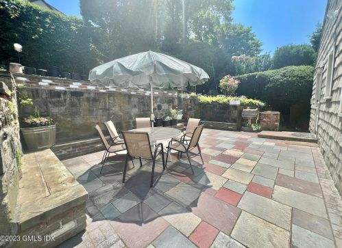 44 Gerry St, Greenwich CT  06830-6256 exterior