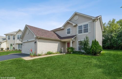 657 Maple Dr, Streamwood, IL 60107-3155