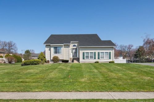 43 Lisa Dr, Wapping, CT 06074-1823