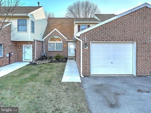 17 Jean Lo Way, York, PA 17406-6703