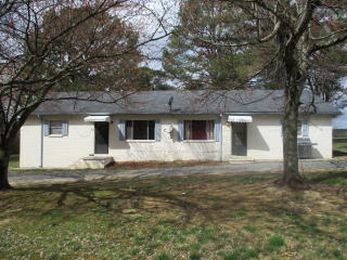 204 Old Praters Mill Rd, Dalton, GA 30721-7635