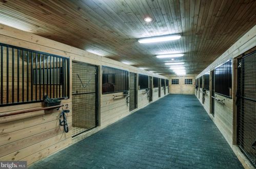 2874 Patuxent Riv Rd, Davidsonville MD 21035-2237 exterior