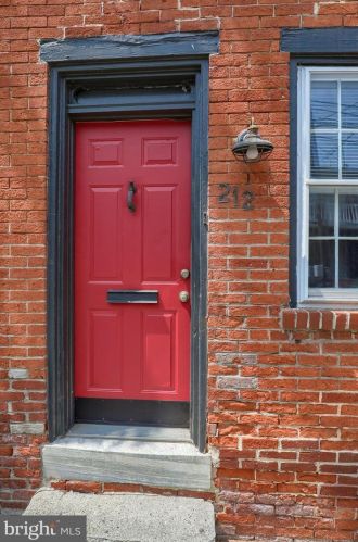 212 Howard Ave, Lancaster PA  17602-4208 exterior