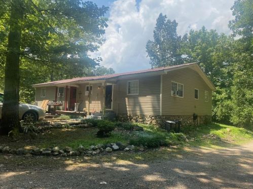 8 Isbell Rd, Silver Creek, GA 30173-2035