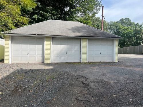 119 Oak St, Southington CT  06489-3218 exterior