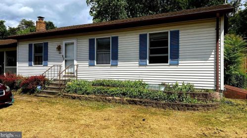 674 Harrison Ave, Berkeley Springs WV  25411-2106 exterior