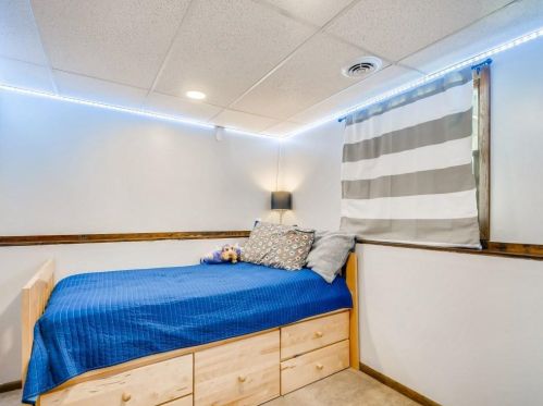 4902 Dominica Way, Saint Paul MN  55124-8692 exterior