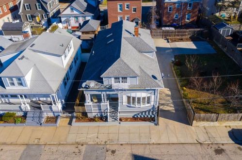 39 Clematis St, Providence, RI 02908-4109