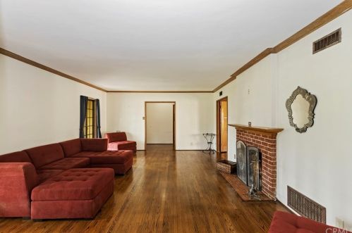 5690 Riverside Ave, Riverside CA  92506-1837 exterior