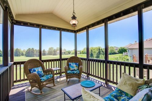 2737 Eagle Valley Dr, Saint Paul MN  55129-4224 exterior