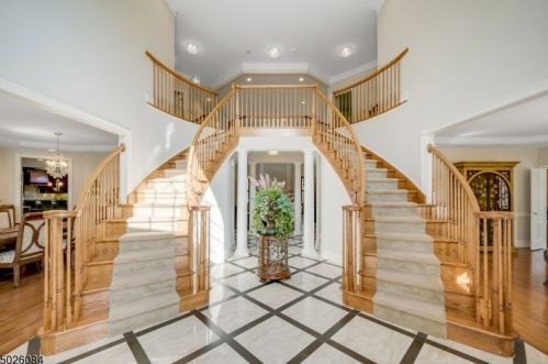 20 Carlisle Ct, Chester, NJ 07930-2058