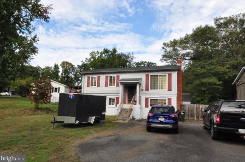 19129 Fuller Heights Rd, Triangle, VA 22172-2201