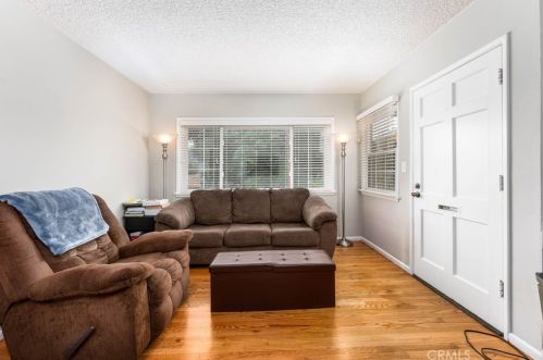 3637 1st Ave, Glendale CA  91214-2429 exterior