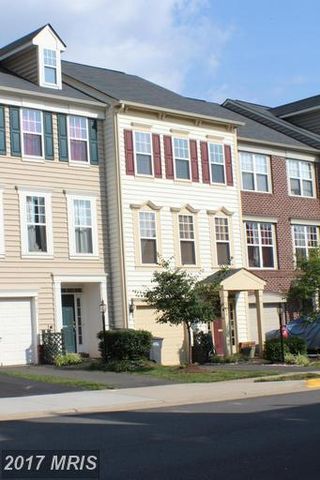 9149 Ribbon Falls Loop, Bristow VA  20136-6126 exterior