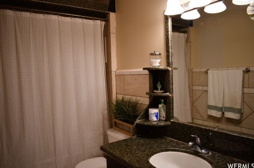 3034 Linton Dr, Taylorsville UT 84088-4632 exterior