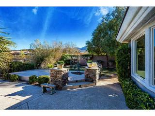 18 Eagle Chase Ct, Henderson NV  89052-6470 exterior