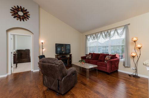 1832 Kelley Ln, Pingree Grove IL  60140-5410 exterior