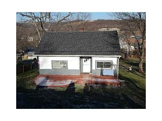 2819 Wilson St, Washington, PA 15301-2549