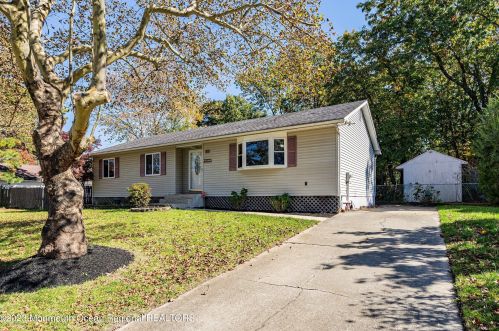 126 Coville Dr, Browns Mills, NJ 08015-3732