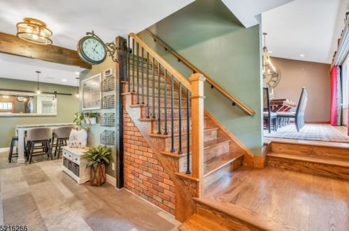 1 Partridge Ct, Parsippany, NJ 07054-4315