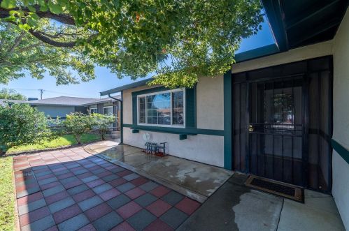 1262 Shaefer St, Manteca, CA 95336-6921