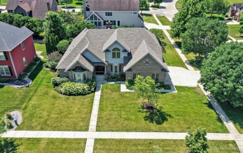 1386 Green Pheasant Ln, Batavia, IL 60510-4597