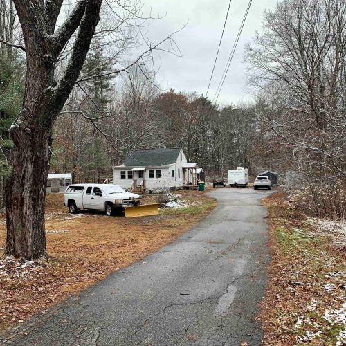104 Oak St, Rochester, NH 03839-5418