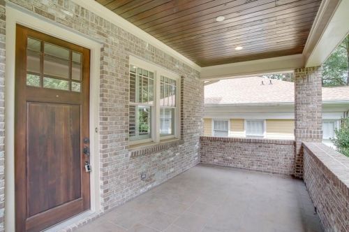 579 Elmwood Dr, Atlanta GA  30306-3641 exterior