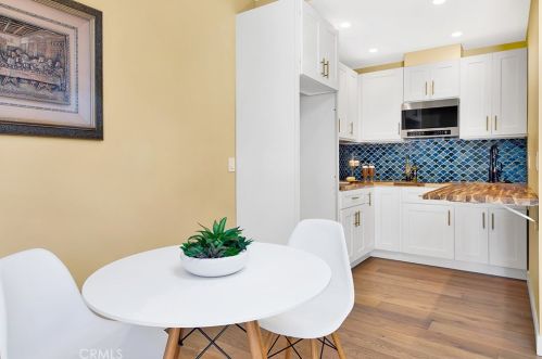 1755 Glenwood Rd, Glendale CA  91201-1543 exterior