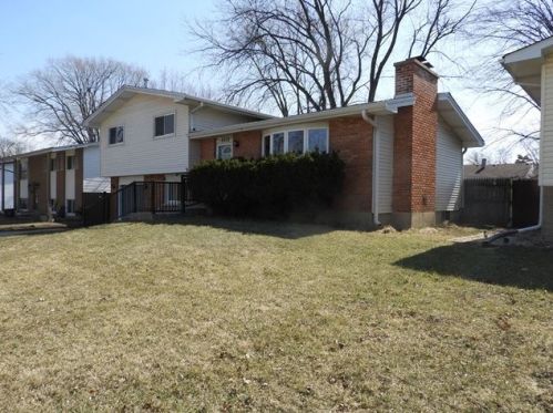 2713 Dana Ave, Waukegan, IL 60087-3534