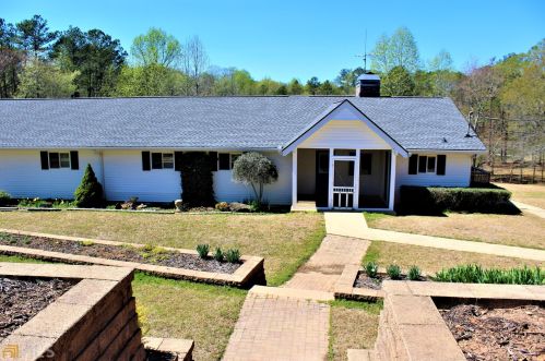 159 Hubbard Rd, Newnan, GA 30263-4634