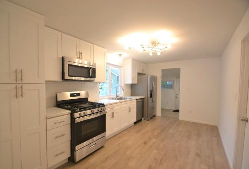 353 Morgan Blvd, Valpo IN  46383-5881 exterior