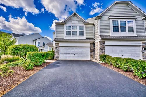 501 Valentine Way, Oswego, IL 60543-4061