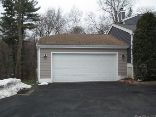 203 Silver Creek Ln, Norwalk, CT 06850-1649