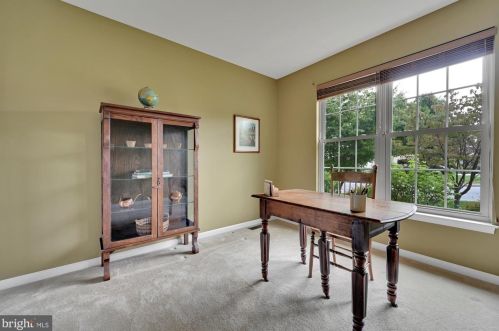 15 Leeds Ct, Lancaster PA  17602-4676 exterior