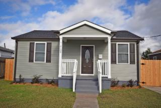 2109 Hero Dr, Gretna LA  70053-7419 exterior