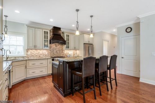 49 Kings Rd, Chatham Township, NJ 07928-2114