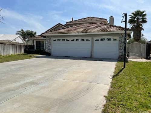 6768 Raven Cir, Riverside, CA 92509-0404