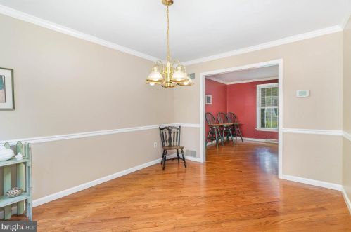 102 Suncrest Rd, Lancaster PA  17601-4834 exterior