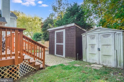 13464 Photo Dr, Woodbridge VA  22193-3930 exterior