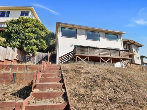 2441 Mira Vista Dr, Richmond CA  94530-1660 exterior