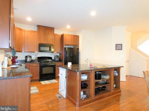 4911 Potomac Highlands Cir, Triangle VA  22172-1786 exterior